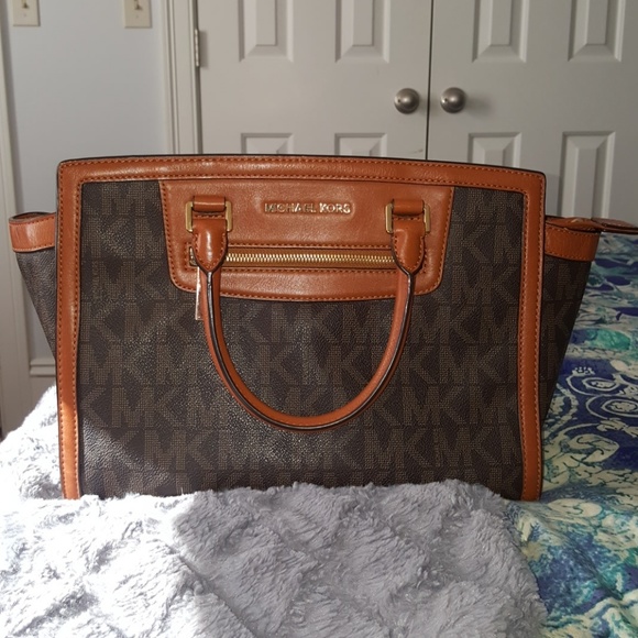 Michael Kors Bag - Picture 1 of 8